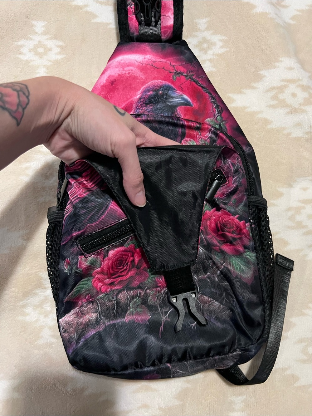 Crow & Skull Sling Bag 💀NWOT 🐦⬛ - Picture 5 of 6
